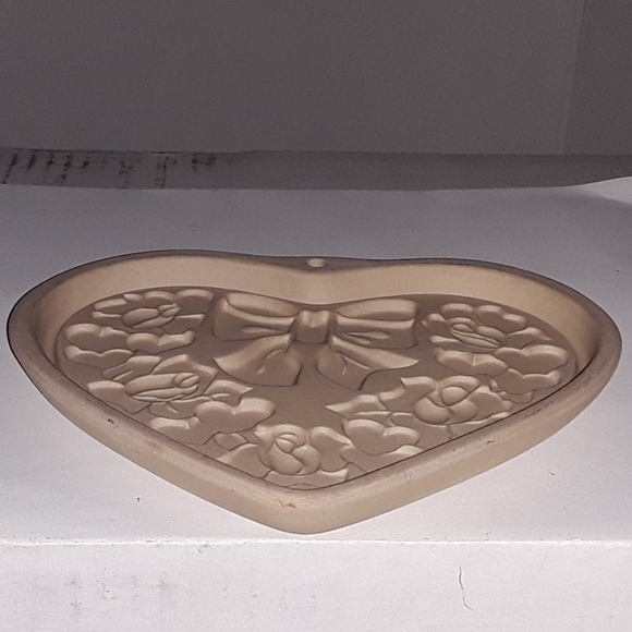 The Pampered Chef Seasons of Heart Cookie … - Picture 7 of 7